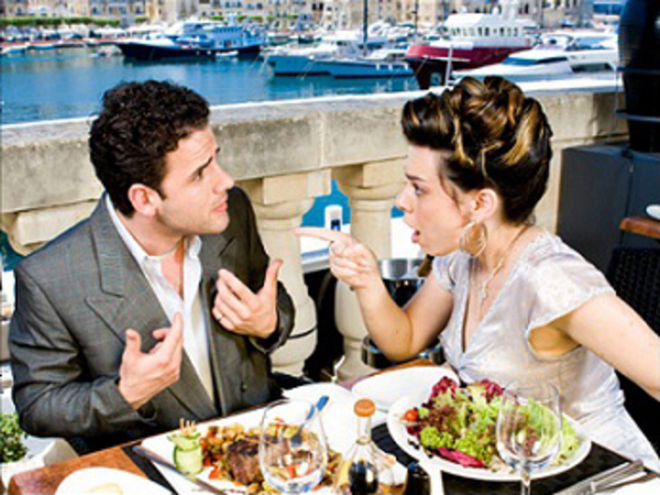 喧嘩しているカップル